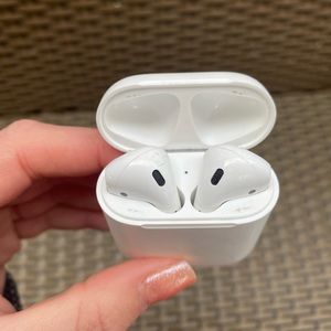 Apple AirPods